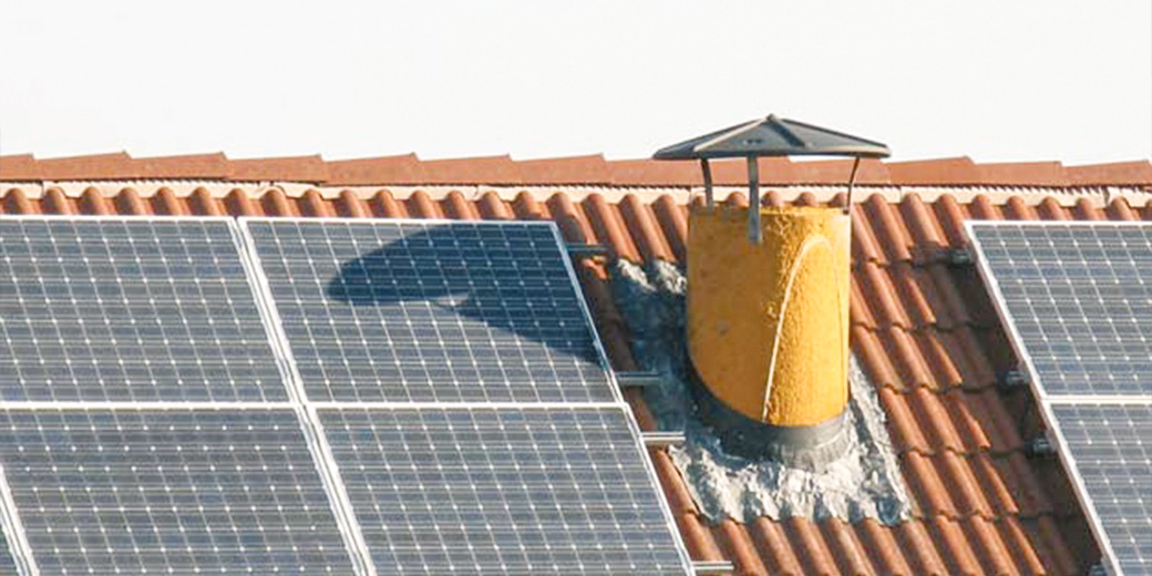 Eine Solaranlage auf einem Hausdach